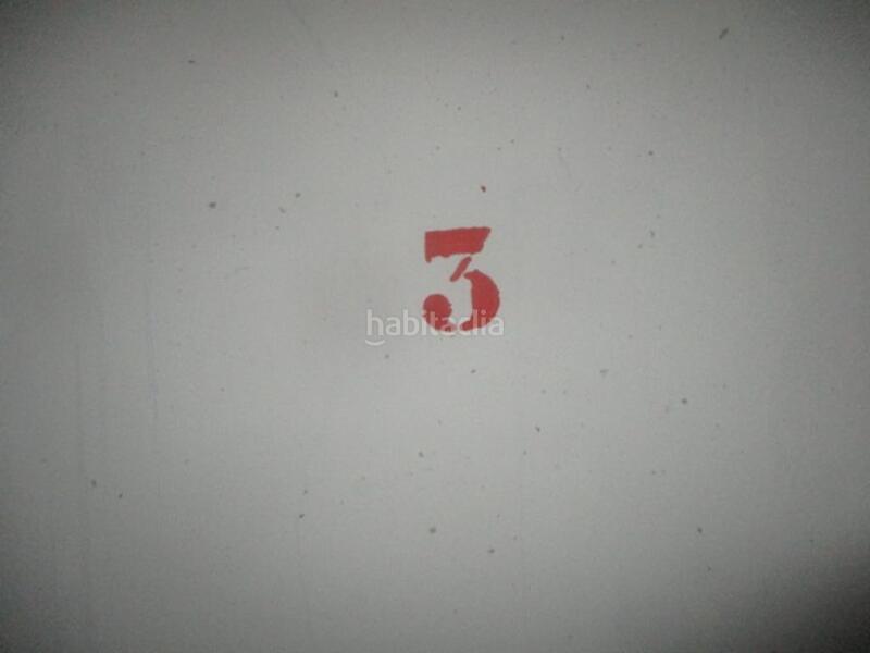 Foto c14ca044-83d9-4d14-8135-592295439506. Autoparkplatz in Riba - roja de Túria