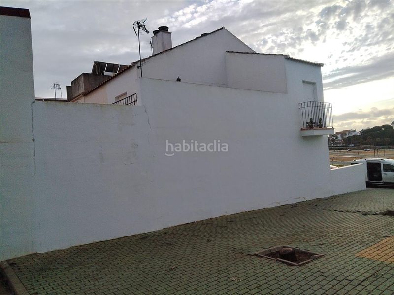 Foto bf130e03-0afc-4acd-bd9f-136d74021167. Aparcament cotxe a Palos de la Frontera
