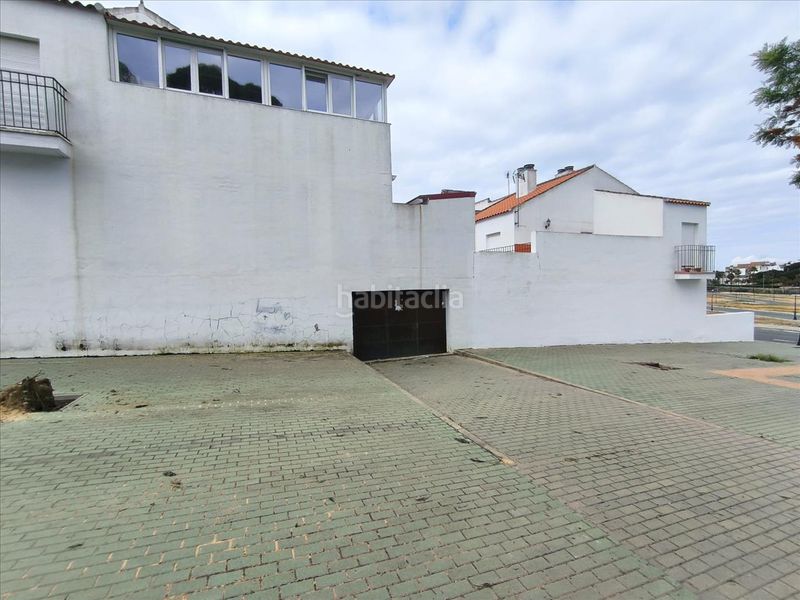 Foto 4bc15280-8938-405f-8660-415c00c4eae0. Aparcament cotxe a Palos de la Frontera