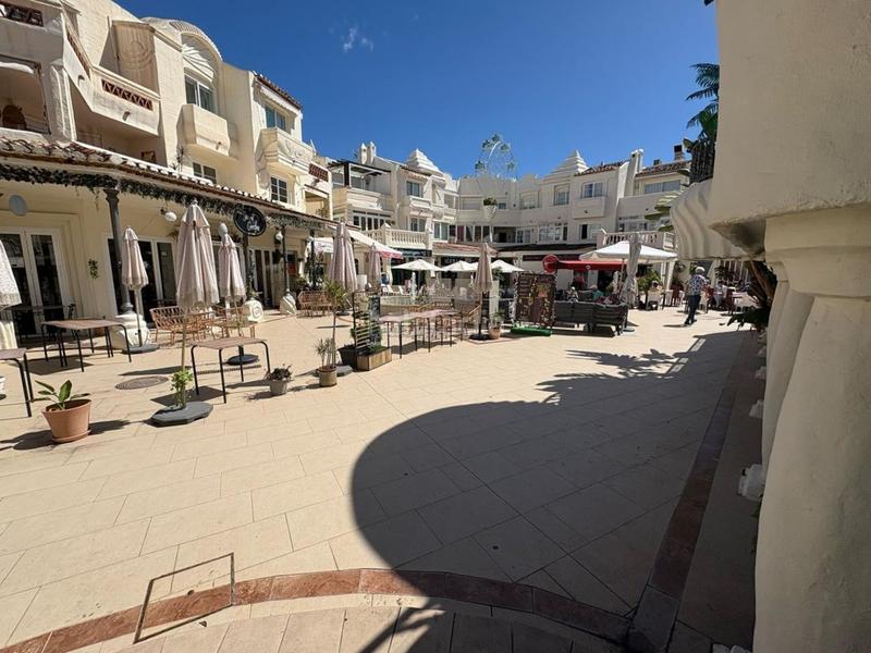 Foto b35db3ed-15dd-4c5a-b6b6-8265e4b5cae4. Locale commerciale in Puerto Marina Benalmádena