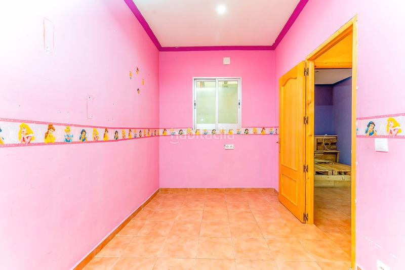 Foto 87a0b41e-7d66-4352-8aeb-41e3e40d5e18. House in Requena