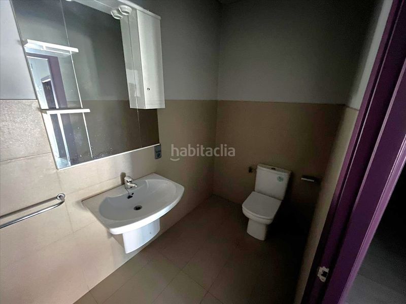 Foto 5f668a7d-07ed-4035-b9a7-669b018a0402. Local comercial a Tàrrega
