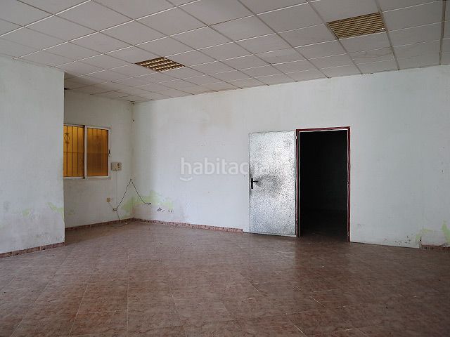 Foto 07a1cde5-8a43-4e92-9466-85dd43b2659d. Local comercial a Deltebre