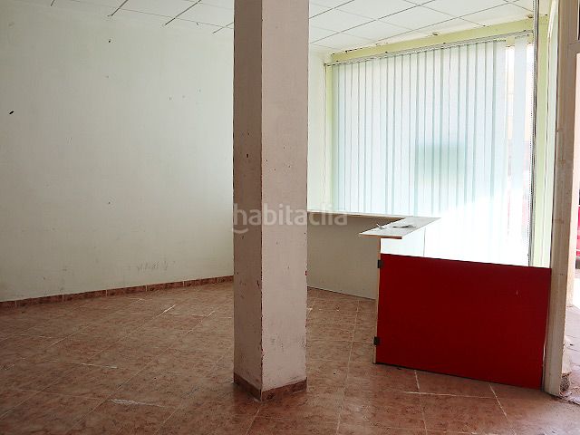 Foto 2be08251-978e-4823-bab5-24d105b96ab8. Local comercial a Deltebre