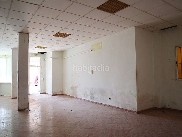 Foto 86039486-d399-40ee-8e85-0cb8adcd0e12. Local comercial a Deltebre