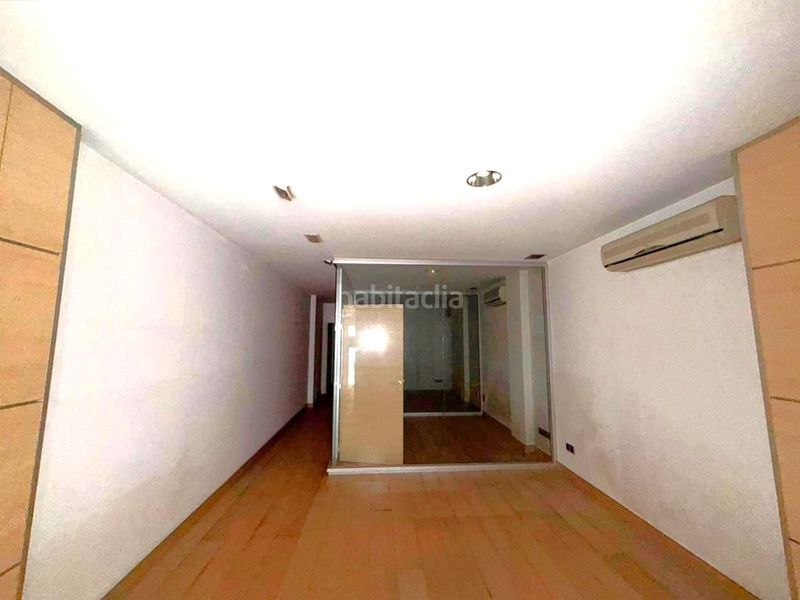 Foto e1ef52e0-8590-4f12-88b7-329b7b0e368d. Local comercial a Príncep de Viana-Clot-Xalets Humbert Torres Lleida
