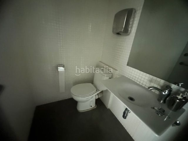 Foto e7c73fe7-f335-4986-8280-5c9c4944b4f9. Local comercial a Príncep de Viana-Clot-Xalets Humbert Torres Lleida