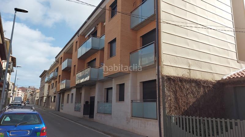 Foto c3fbff78-0629-42b1-b99f-7517b1a2cc2d. Parking coche en Manlleu