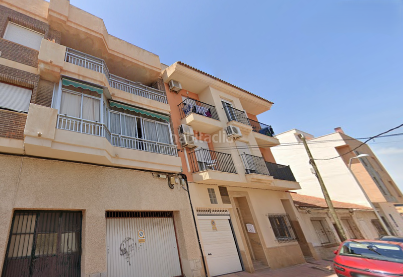 Foto f5110b97-91aa-4e02-82d5-b7094e83683a. Parking voiture dans San Javier San Javier