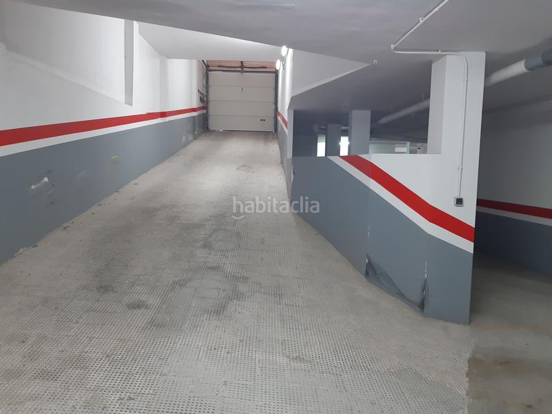 Foto f0c1aeeb-506f-4183-9633-dae66899347e. Aparcament cotxe a Guadassuar