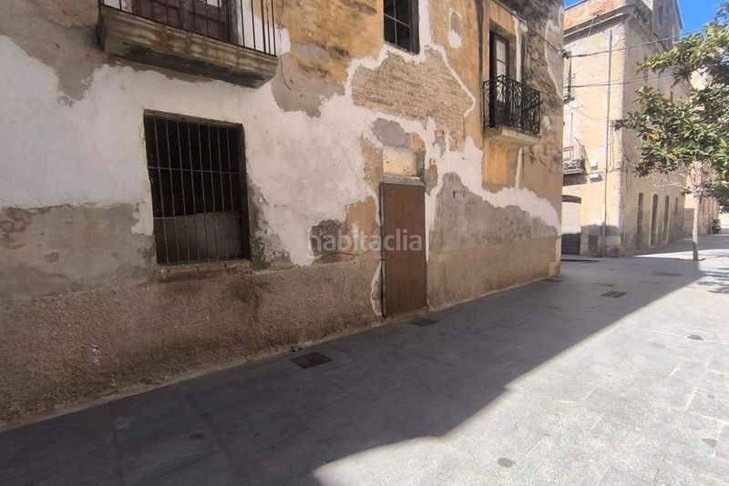 Foto 8c28f861-0a3c-414b-a845-43033e9bffc9. Local comercial a Centre Tortosa