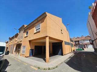 Parking coche  Poeta vicente medina