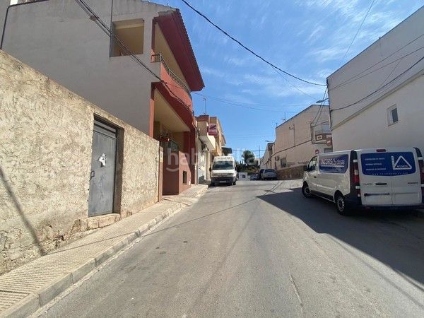 Foto 37d05f4c-57f9-4d41-8575-3df33ed733ba. Casa adossada amb aparcament a Archena