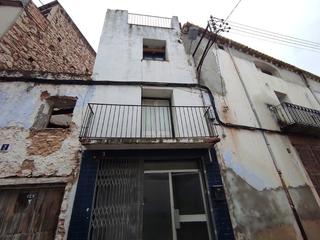 Casa adossada  Pl dos de maig 3
