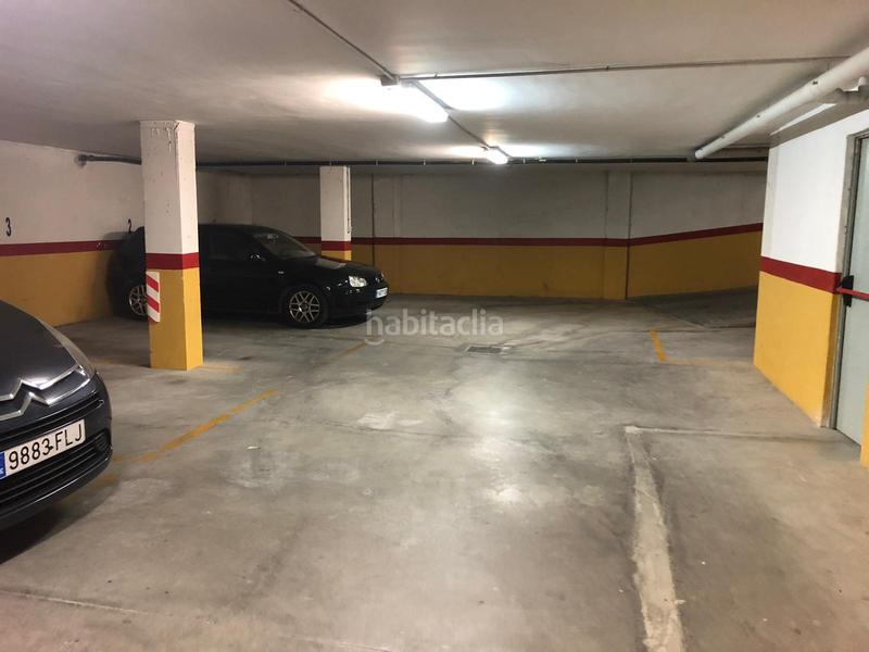 Foto effffe56-36d8-4c73-9239-ae2b86f2b068. Parking coche en Mula