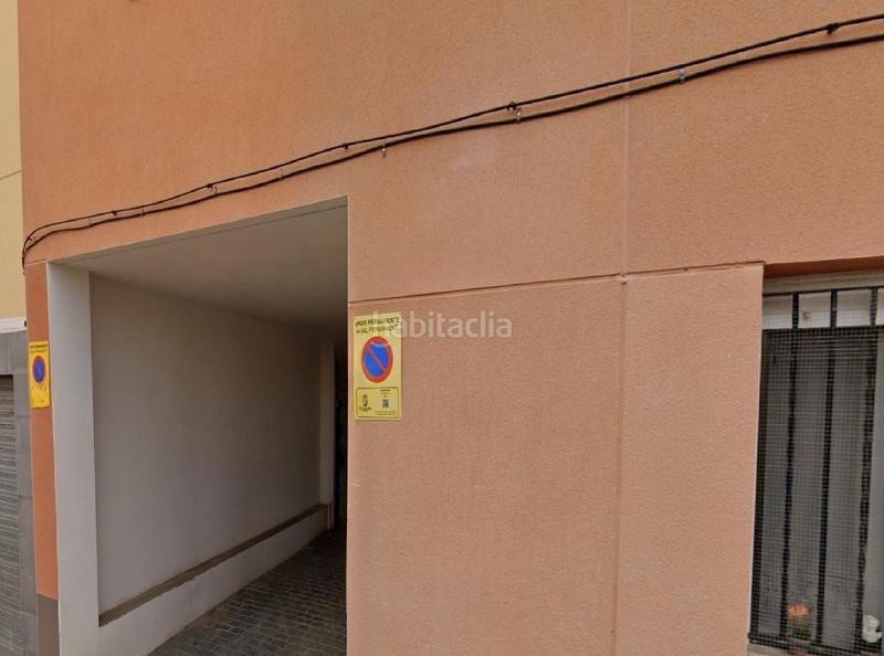 Foto f1737b4c-f6b3-4b22-9324-ce7e9668ba41. Aparcament cotxe a Campello Pueblo Campello (el)