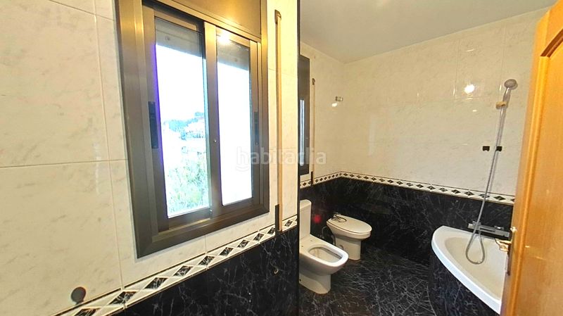 Foto fbb3737d-b0bd-4271-8677-8a53b251d135. Xalet amb aparcament a Creixell