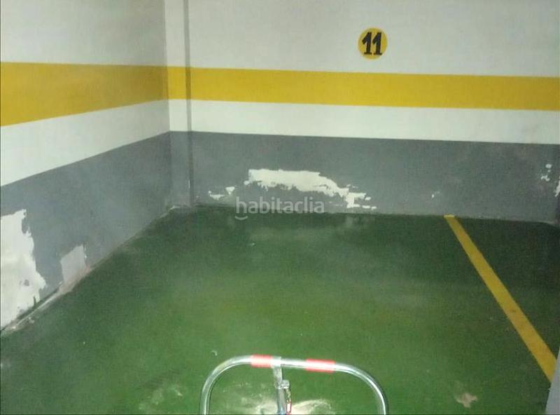 Foto dadd72df-27b2-430d-901b-eba3519596c5. Aparcament cotxe a Illueca