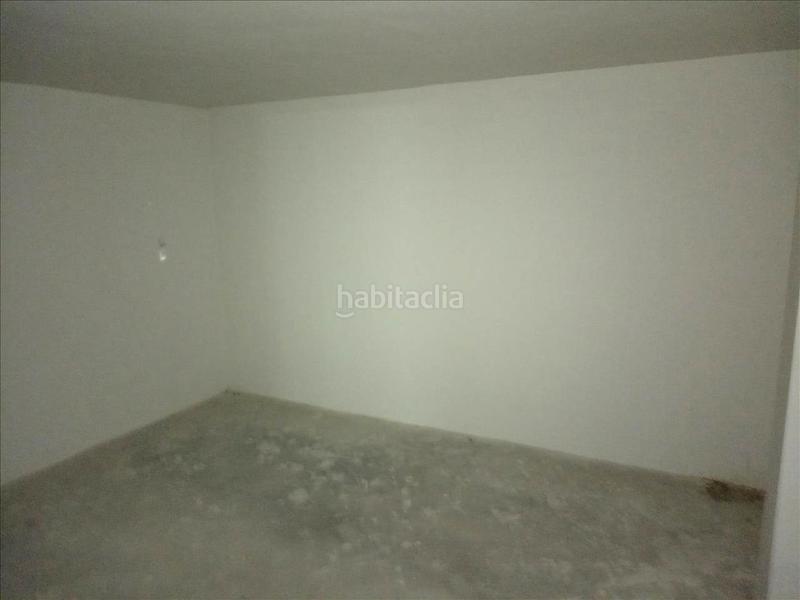 Foto 757b9157-c2aa-4639-b710-08833f58f413. Aparcament cotxe a Illueca