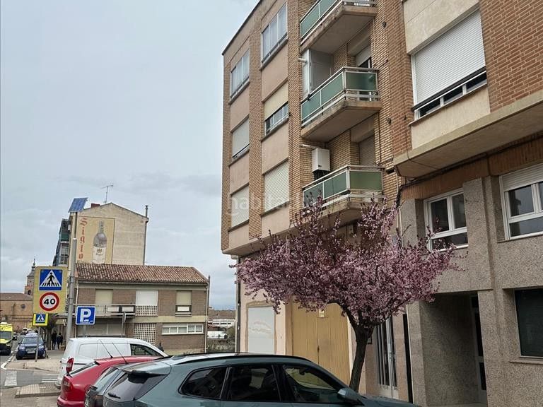 Foto a6f0c5d2-e67d-47ff-aa30-e5cf746bcdd0. Pis a Fuenmayor