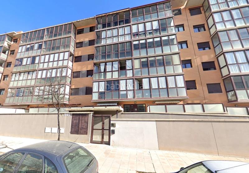 Foto 0550ccb2-d1e3-4b5c-8609-4fe09c0eaf9d. Parking coche en Valdespartera Zaragoza
