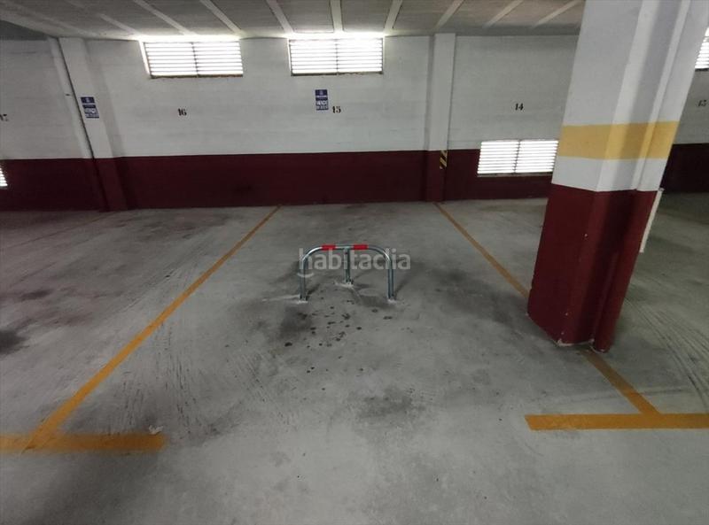 Foto 04d8ff9e-986c-4b45-9ecf-28d8ee027eac. Aparcament cotxe a San Cibrao das Viñas