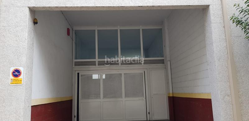 Foto a2830001-3ffa-4e5e-887d-35d0cb681239. Aparcament cotxe a San Cibrao das Viñas