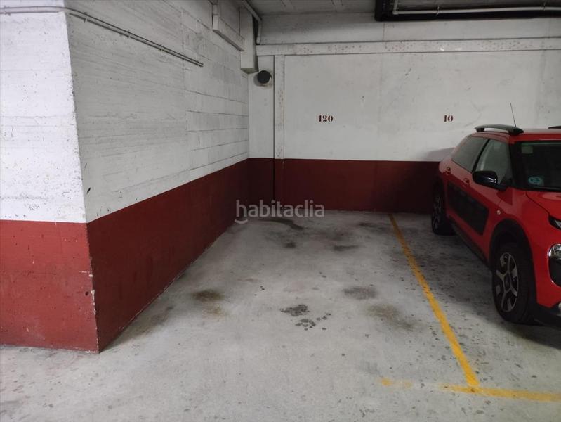Foto e56d088c-f0c5-4db1-b1f1-94386623d1e1. Aparcament cotxe a San Cibrao das Viñas
