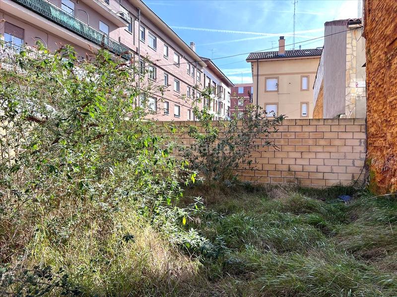 Foto fbd33abc-2960-4939-b786-f78db2debf58. Terrain résidentiel dans Centro Miranda de Ebro