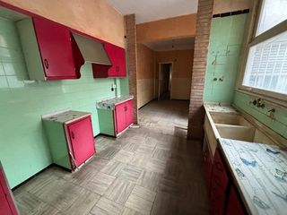 Etagenwohnung  Calle diputacion