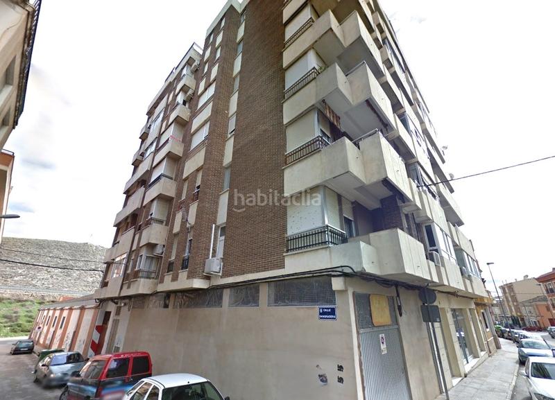 Foto 02e7263b-fd15-4542-8d58-ca3f1569e6a0. Parking coche en Hellín