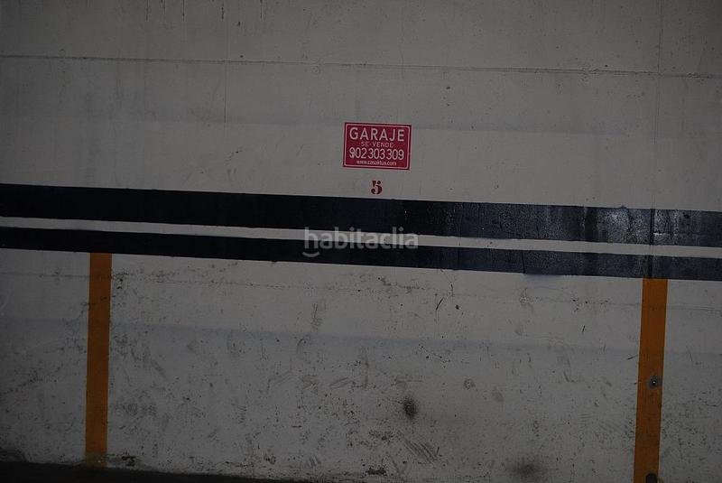 Foto edc55a2d-7e83-49b2-8843-5ca00fcee5a2. Parking coche en Bañeza (La)