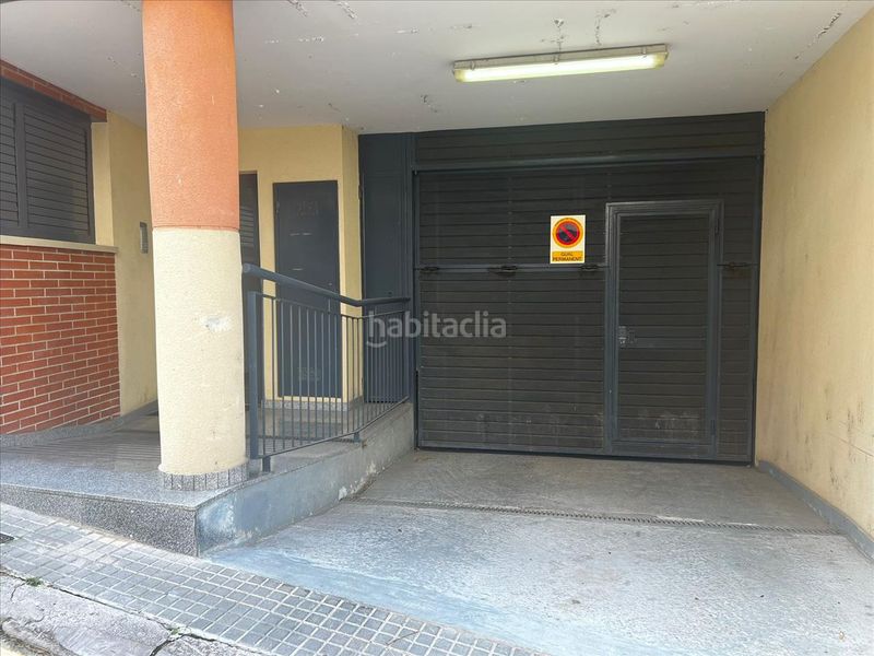 Foto 34d9669d-d29e-42cc-9ef3-073bb344f782. Aparcament cotxe a Gelida