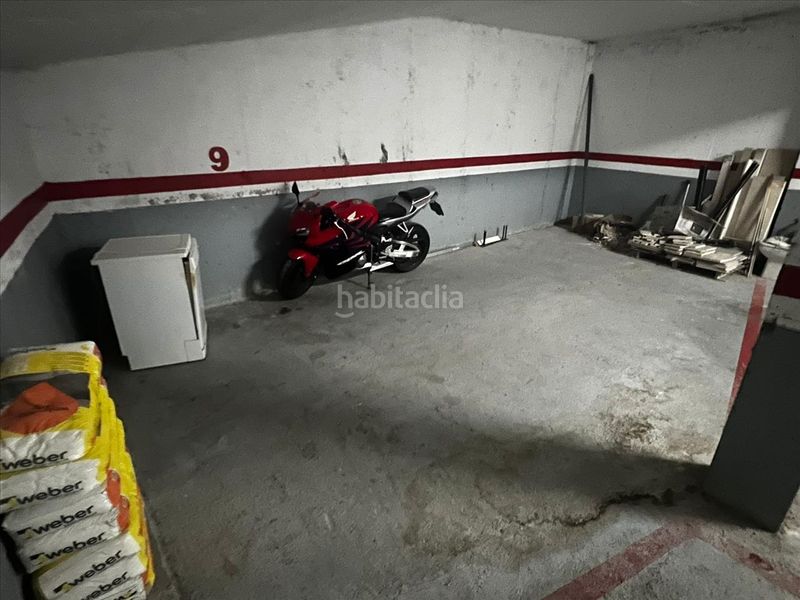Foto d9b2ff3d-7ec7-4cb2-80ec-48b731325c0a. Aparcament cotxe a Gelida
