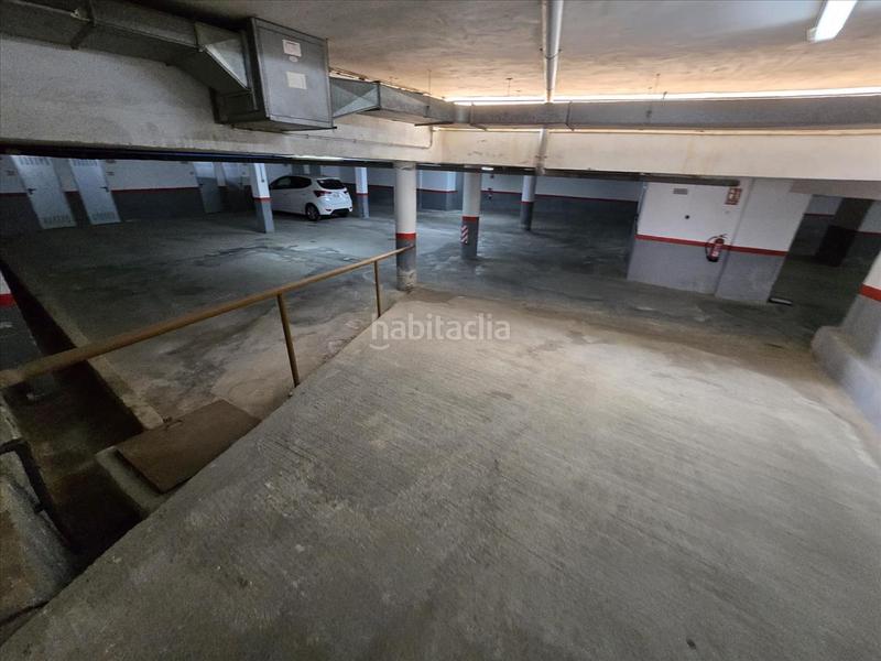 Foto c71ff73c-681e-44e2-886a-b606bd2d023e. Parking coche en Coma-ruga platja Coma-ruga
