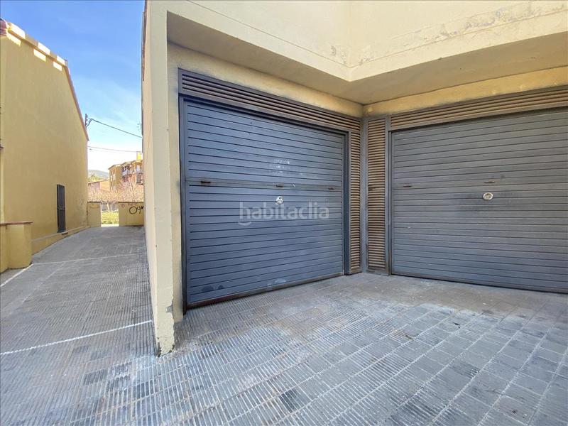 Foto 235f68b5-95e1-4eee-a43f-70bdcaedbf0b. Parking voiture dans Bigues i Riells del Fai