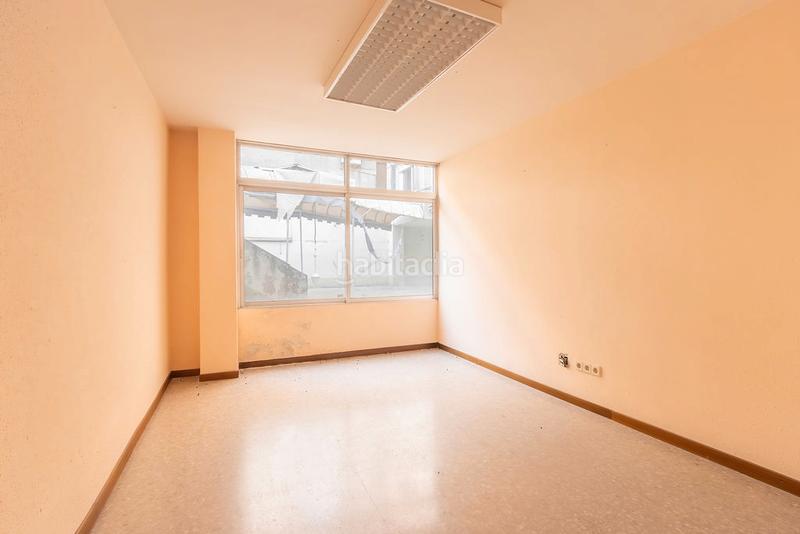 Foto a3461ed1-aea7-46e5-9522-cae913057d56. Local comercial a Instituts-Universitat Lleida