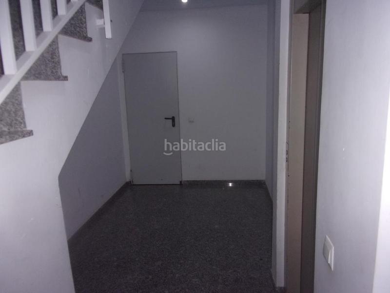 Foto f4f5c9af-226f-4bfa-b221-6edcf46da5de. Parking voiture dans Puerto Benicarló