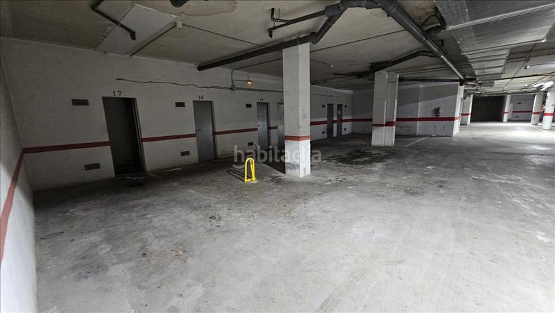 Foto 21cd754c-75d8-4eb7-9a82-b27b5d52366d. Parking coche en Santa Coloma de Farners