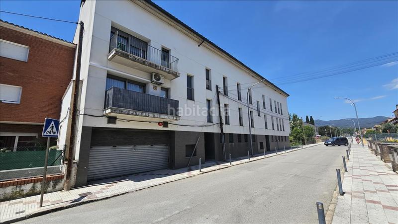 Foto c4539061-e437-4d25-b208-7cd2facbabc2. Parking coche en Santa Coloma de Farners