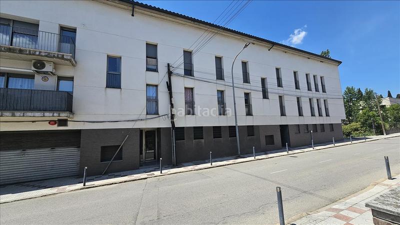 Foto d8d852c1-badf-49d3-927a-66f9856b514e. Parking coche en Santa Coloma de Farners