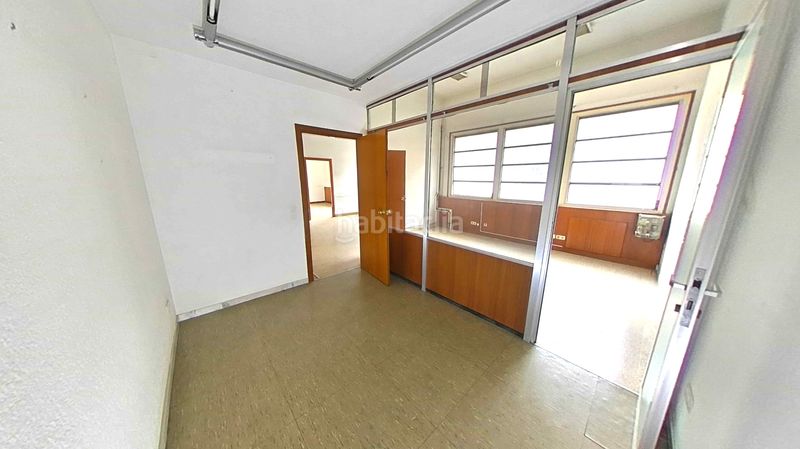Foto 01f49281-f111-4e82-aa54-bb606fa9fb9c. Local comercial a Centre Figueres