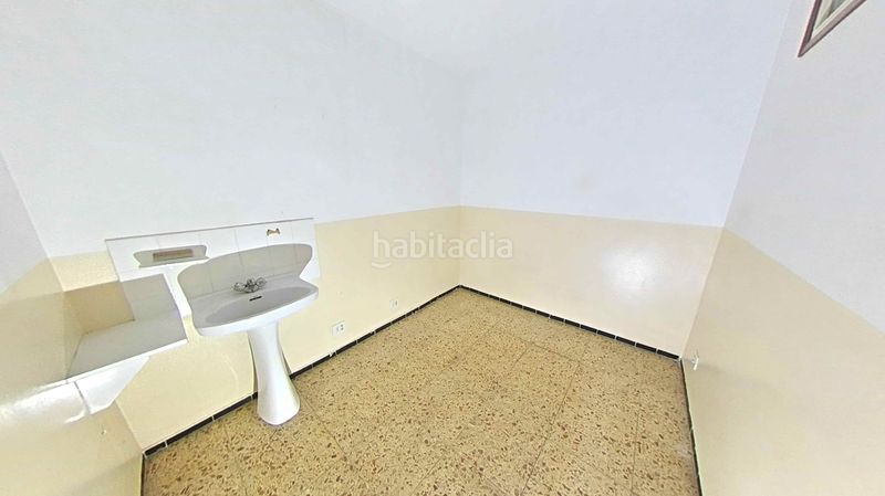 Foto 2570e875-357d-48c9-a19c-f3c8d3836fe0. Local comercial a Centre Figueres