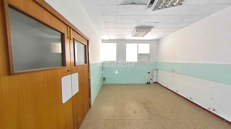 Foto 74c74633-480a-46f1-8290-2fe573a7425f. Local comercial a Centre Figueres