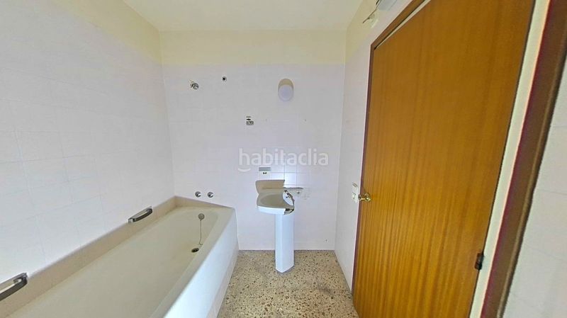 Foto 7aafcc32-df3b-40cc-906d-f9ee8eec9ba1. Local comercial a Centre Figueres