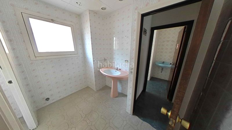 Foto a52b94e7-3f52-421e-bacd-e9eb95b48490. Local comercial a Centre Figueres