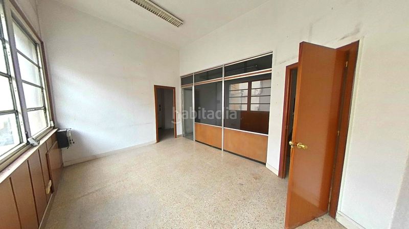 Foto df9e2431-0c5d-4b8f-8cac-bee0e6a9dcd3. Local comercial a Centre Figueres