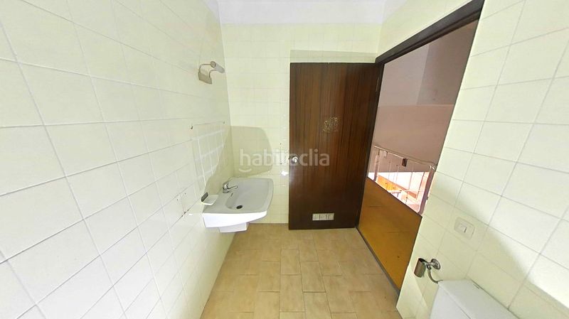 Foto e0ee81ff-4acf-4078-abfc-bc29fbe268f9. Local comercial a Centre Figueres