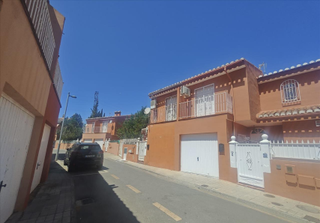 Casa adossada  Hella