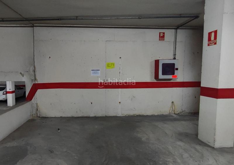 Foto fdf91547-5a3d-4202-903c-4b8ee95efc46. Aparcament cotxe a Cheste